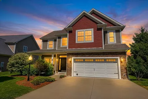 8 Cardiff Dr, Morgantown, WV 26508