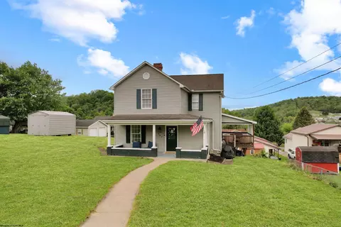 367 Broadway Ave, Star City, WV 26505