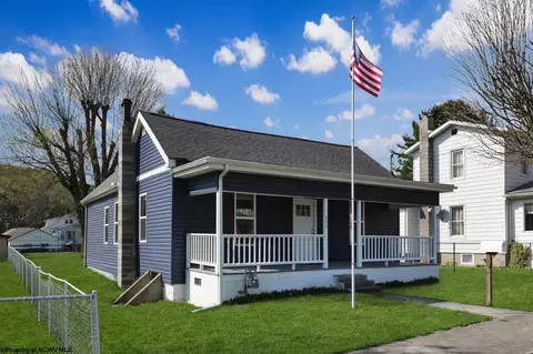111 Caldwell St, Terra Alta, WV 26764