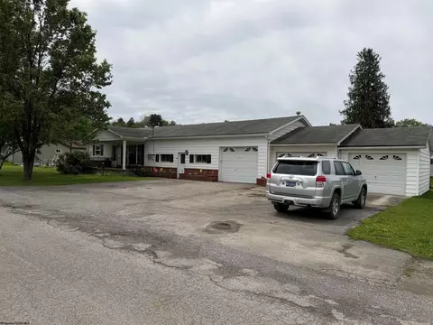 139 N Custer St, Belington, WV 26250