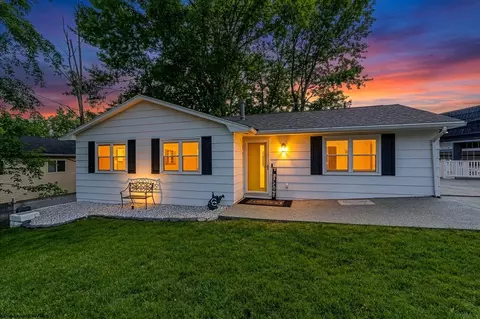 857 Willowdale Rd, Morgantown, WV 26505