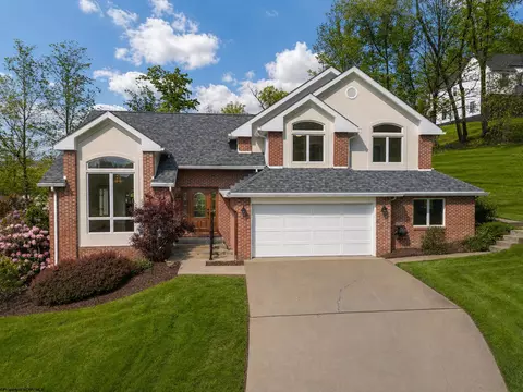 4699 Shadyside Ln, Morgantown, WV 26508