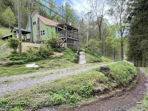 6357 Seneca Trl, Montrose, WV 26283
