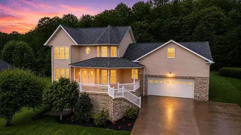 1313 Jamestown Dr, Morgantown, WV 26508