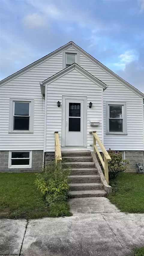 321 Graham St, Elkins, WV 26241