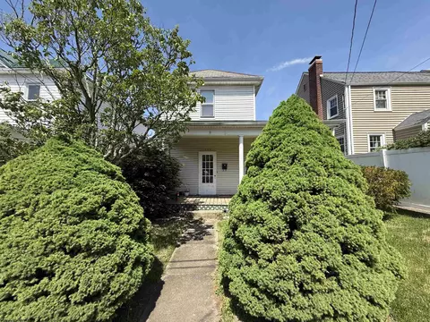 220 Vermont Ave, Clarksburg, WV 26301