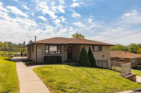 706 Willis Ave, Bridgeport, WV 26330