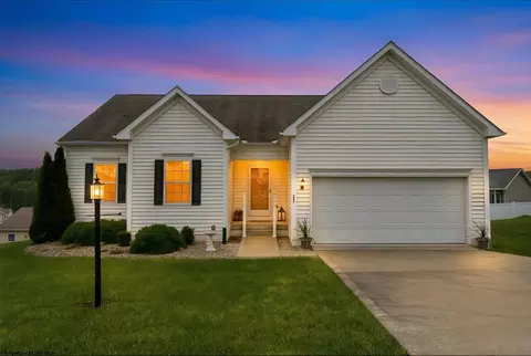 307 Double Eagle Ln, Maidsville, WV 26541