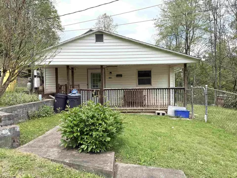 128 12 Valley St, Salem, WV 26426