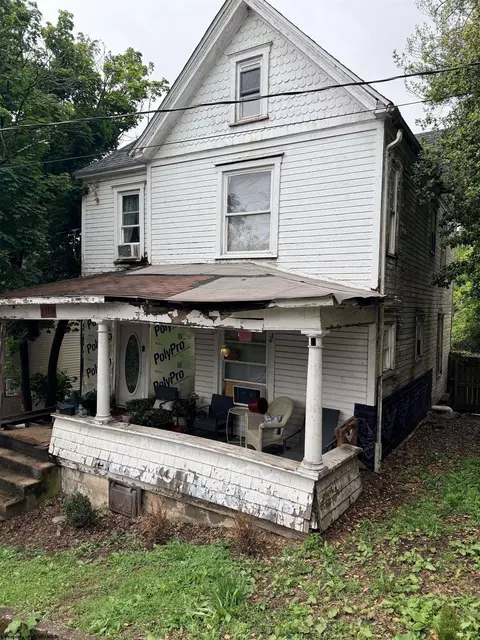 1108 Alexander Pl, Fairmont, WV 26554