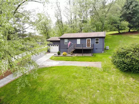 45 Spring Hills Rd, Grafton, WV 26354