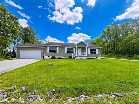 476 Kimberly Ln, Kingwood, WV 26537