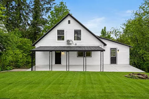 858 Stewart St, Morgantown, WV 26505