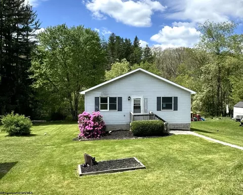 487 Oak St, Kingwood, WV 26537