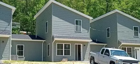 157 B Sisler St, Kingwood, WV 26537