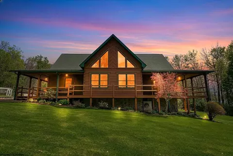 12 E Miller Rd, Albright, WV 26519