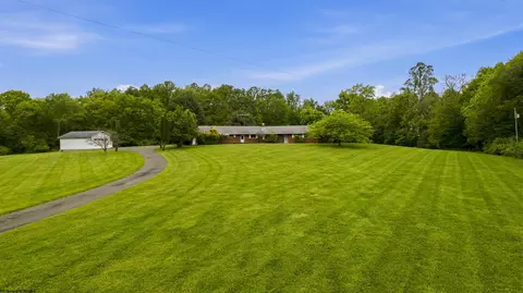 144 Sunset Dr, Grafton, WV 26354