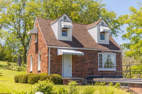 60 Bassel Addition Rd, Clarksburg, WV 26301