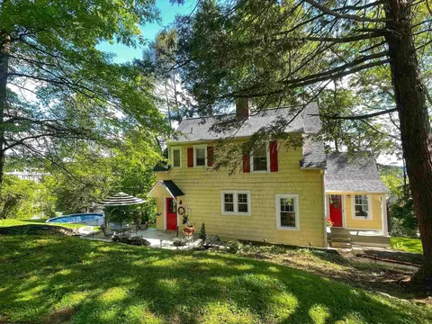 11 Sunset Dr, Fairmont, WV 26554