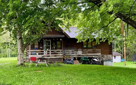 245 Days Run Rd, Fairview, WV 26570