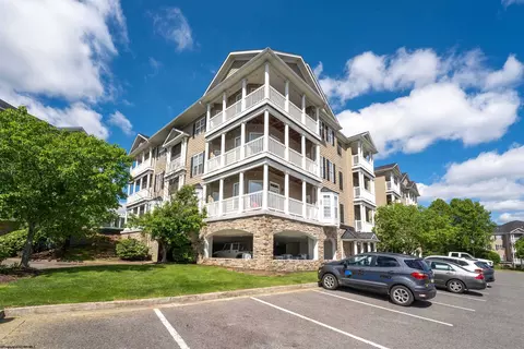 2524 Suncrest Vlg, Morgantown, WV 26505