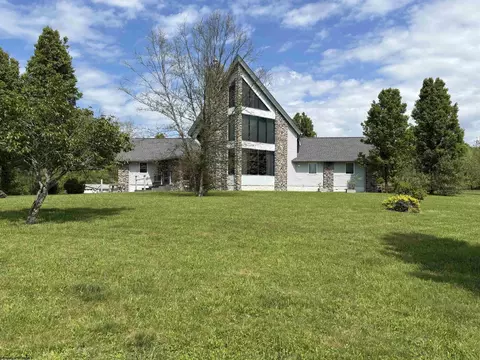 62 Grayfield St, Worthington, WV 26591