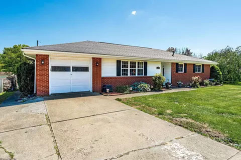 150 Morning View Ln, Bridgeport, WV 26330