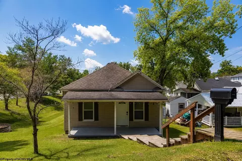 188 Parkway Dr, Clarksburg, WV 26301