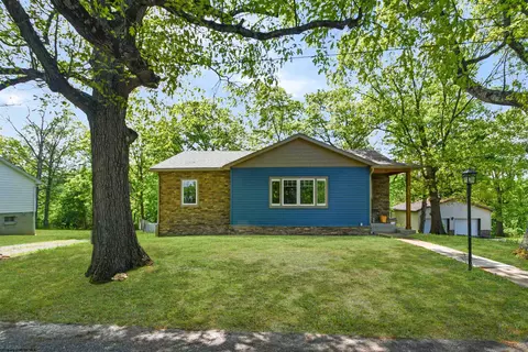 1114 Harvatis St, Morgantown, WV 26508