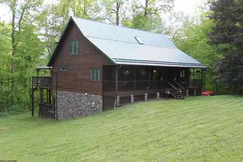 1998 Point Mountain Rd, Webster Springs, WV 26288