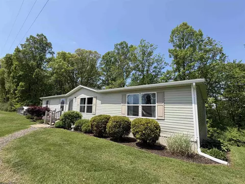 4900 Grafton Rd, Independence, WV 26374
