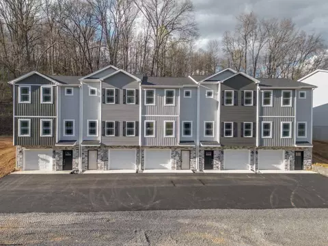 107 Frisco Ln, Bridgeport, WV 26330