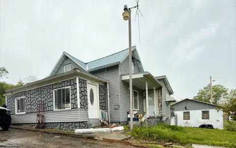 9 Wana Front St, Wana, WV 26590