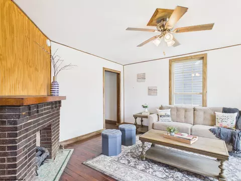 Living - 309 E Main St, Mannington, WV 26582 photo 2 of 3