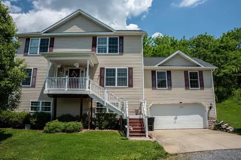 156 Auburn Dr, Morgantown, WV 26501