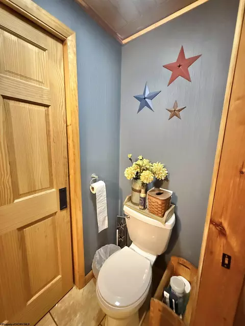 Bath - 355 Bennett Rd, Philippi, WV 26416 photo 3 of 4