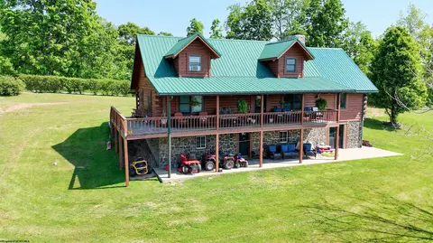 355 Bennett Rd, Philippi, WV 26416