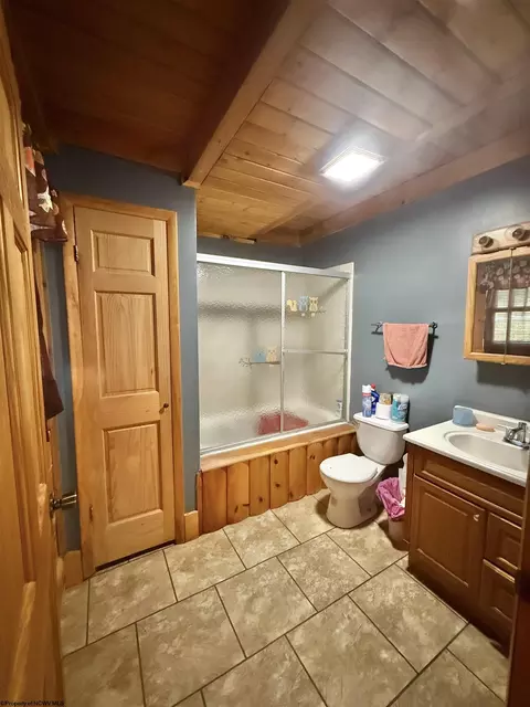 Bath - 355 Bennett Rd, Philippi, WV 26416 photo 1 of 4