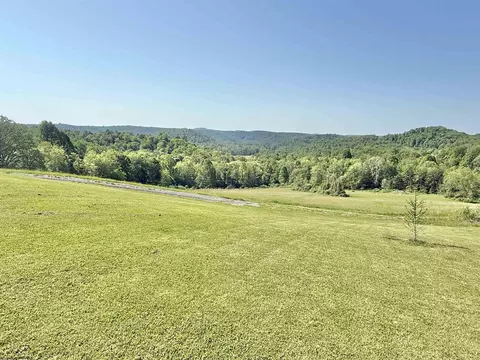 Exterior - 355 Bennett Rd, Philippi, WV 26416 photo 2 of 11