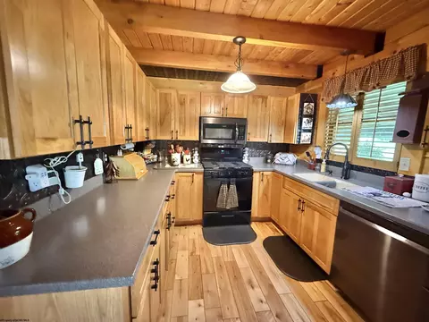 Kitchen - 355 Bennett Rd, Philippi, WV 26416 photo 3 of 6