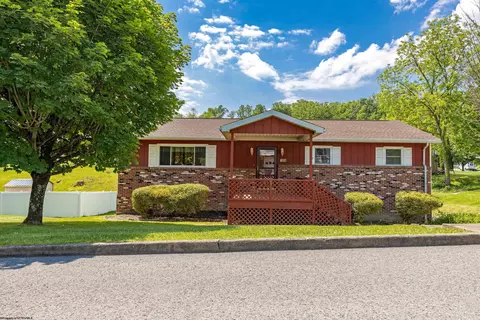 202 Braddock St, Fairmont, WV 26554