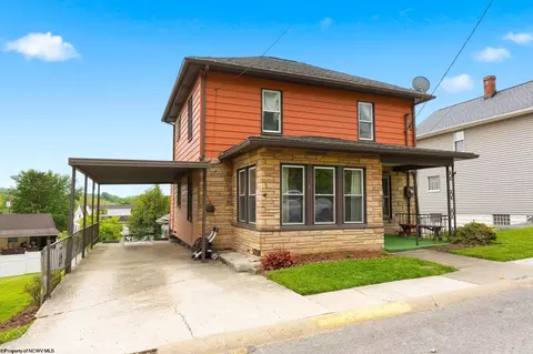 14 Globe Ave, Morgantown, WV 26501