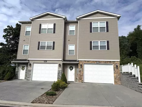 2088 Mountain Ash Ln, Westover, WV 26501