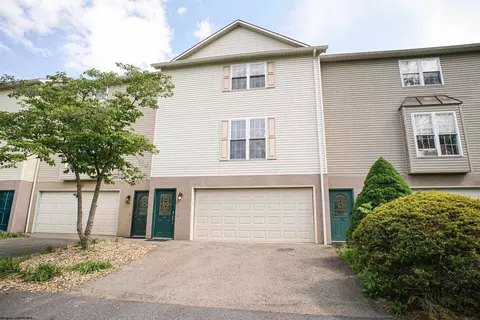 12 Clear Spring Dr, Morgantown, WV 26508