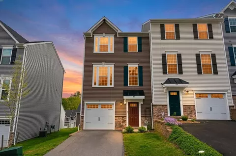 61 Hewstone Ct, Morgantown, WV 26501