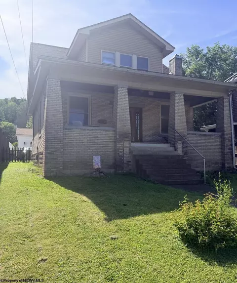 221 Lincoln St, Grafton, WV 26354