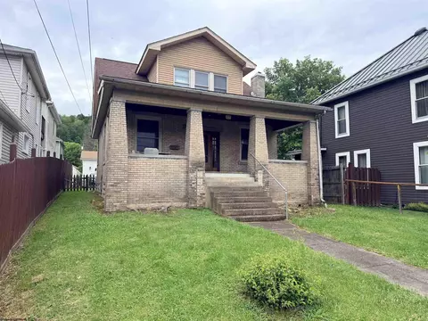 221 Lincoln St, Grafton, WV 26354
