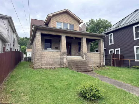 221 Lincoln St, Grafton, WV 26354