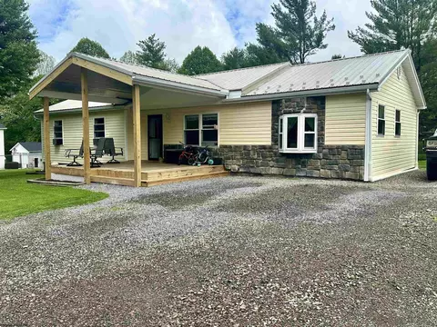 339 Oak St, Jane Lew, WV 26378