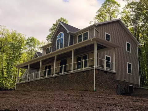 114 Dripping Spring Rd, Morgantown, WV 26508